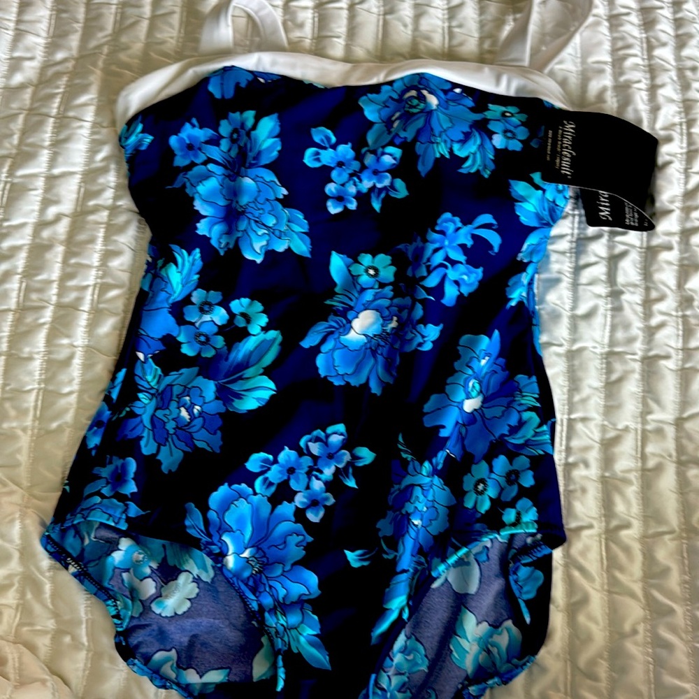 Sale‼️ Miraclesuit Black & Blue One Piece Sz 16